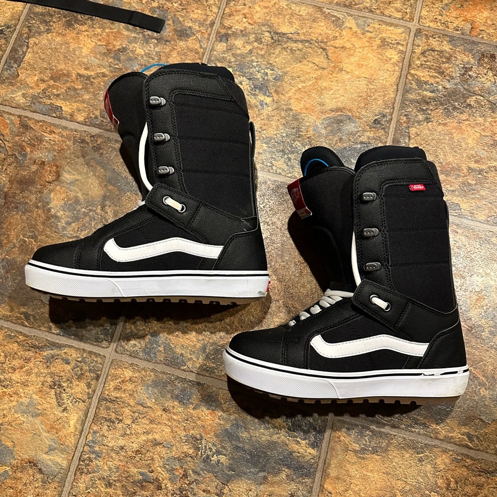 Men’s snowboard boots